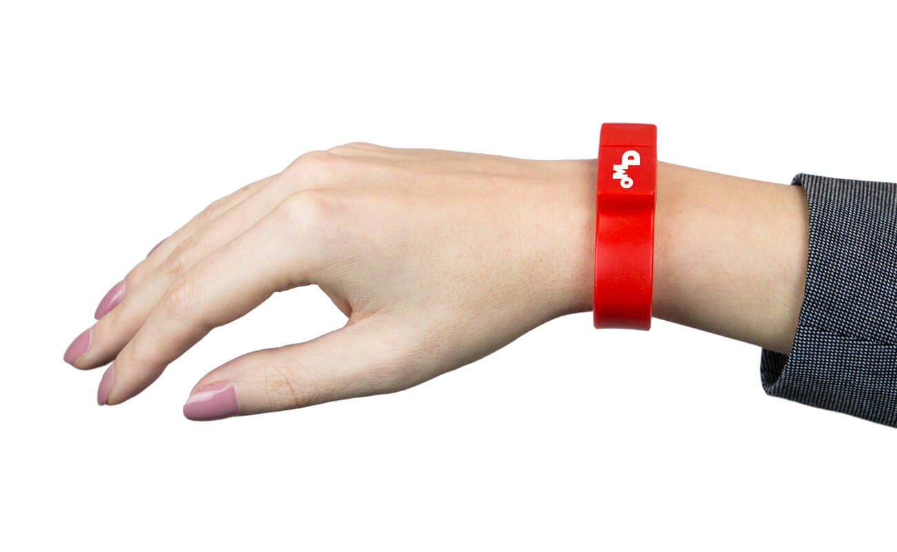 USB flash drive worn on the wrist
