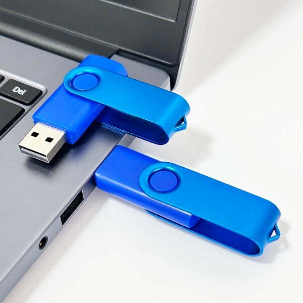 blue rotating pendrive plug into computer
