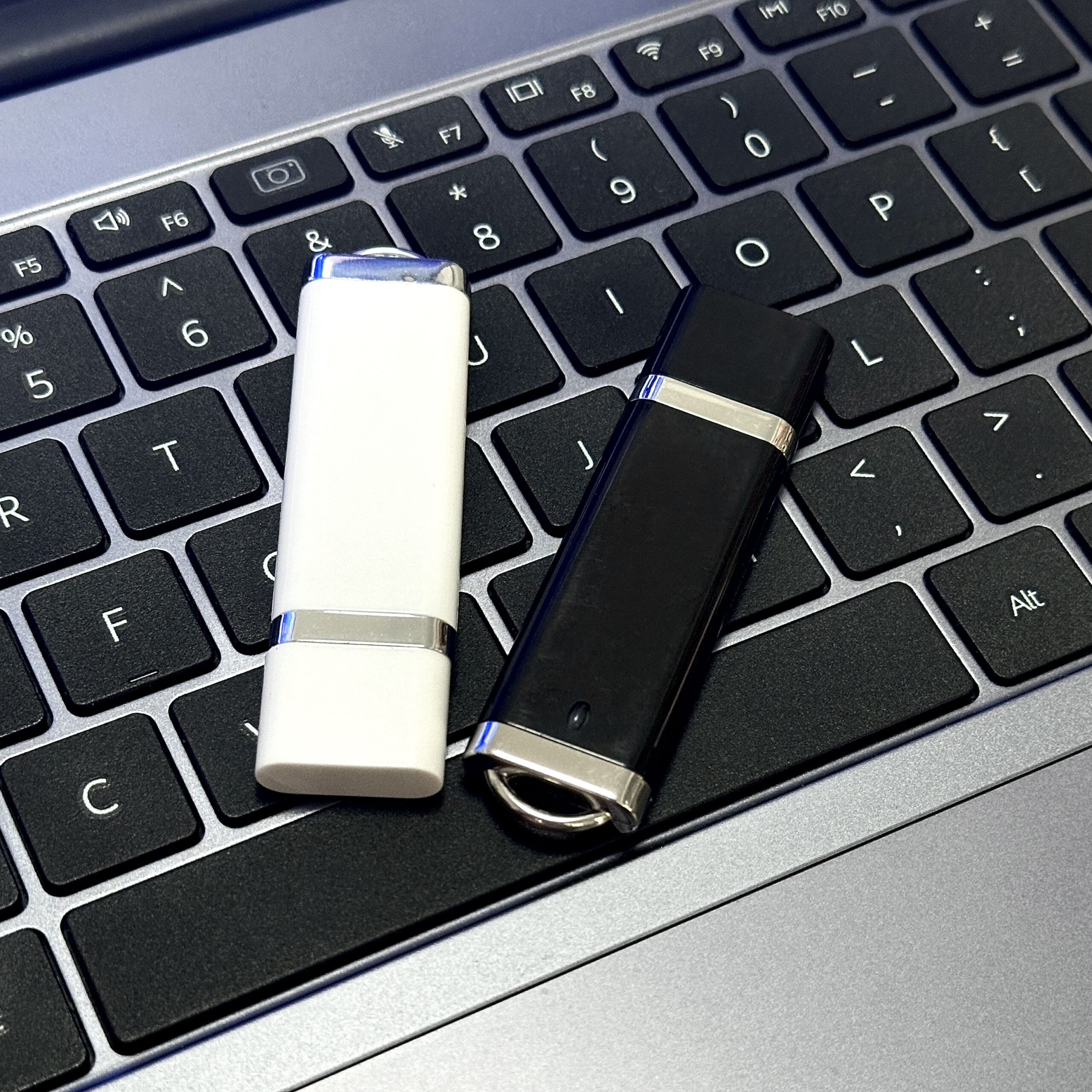 lighter-usb-black-white-color