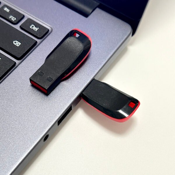 USB 2.0 connector on red black USB flash drive for SanDisk Cruzer Blade capless design